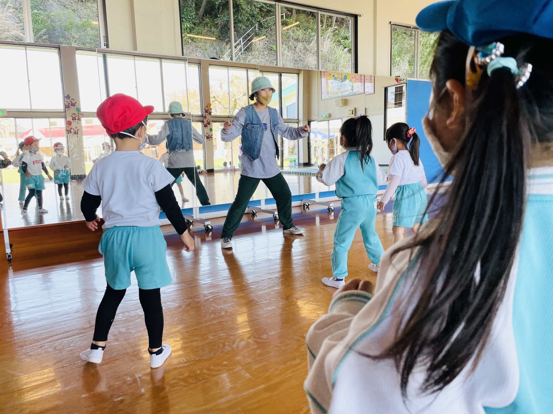 DANCE SCHOOL